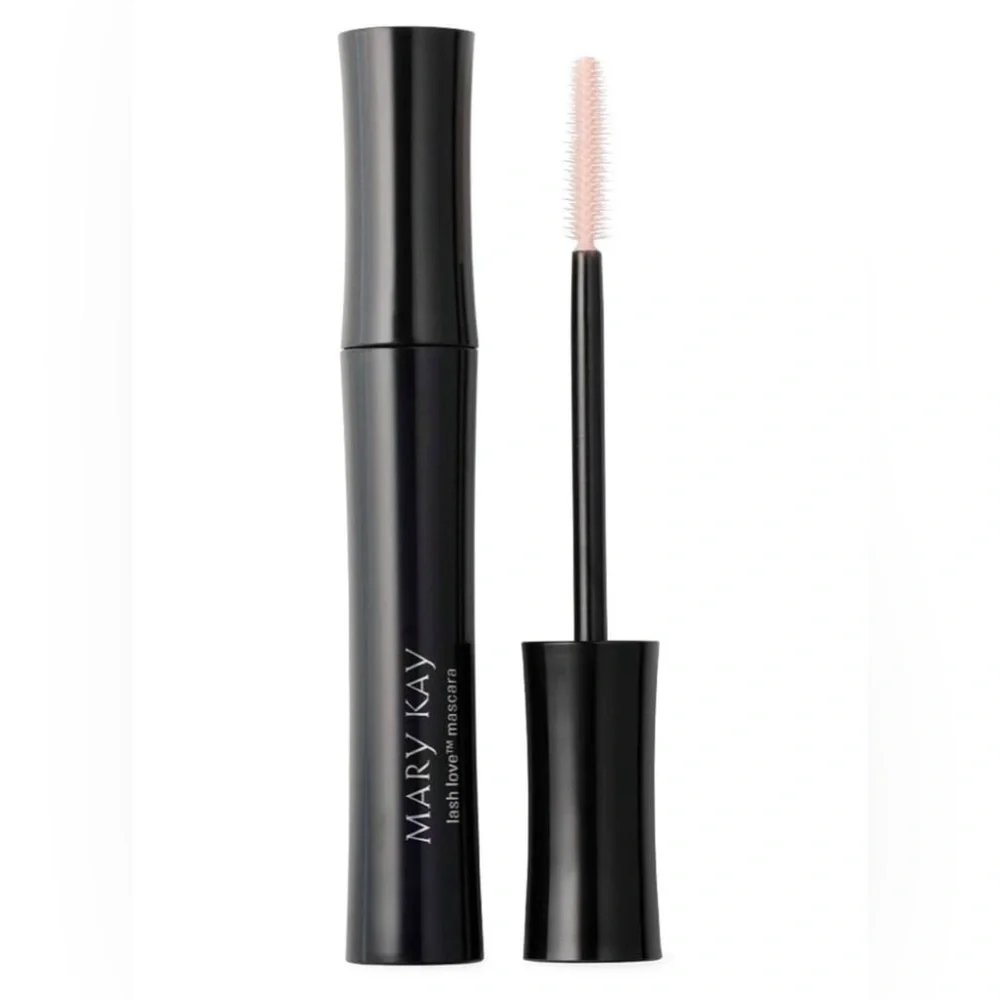 Mary Kay Lash Love Mascara in Black NIP gorgeous defined lashes!